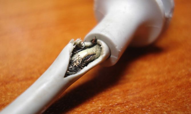 fil usb déchiré